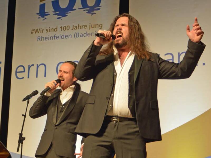 Kevin Pabst & die drei jungen Tenöre: Eine Trompete und drei gewaltige Stimmen. 