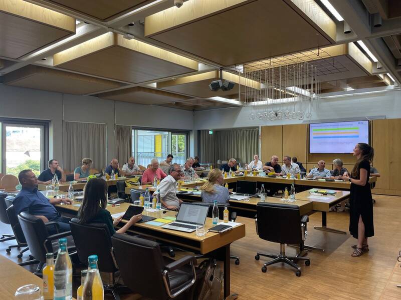 Der Klima-Beirat bei seiner Sitzung im Juni 2025 im Sitzungssaal.