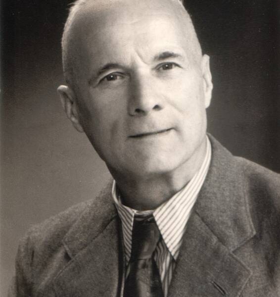 Schwarz-weiß Portrait von Bürgermeister Franz Fischer