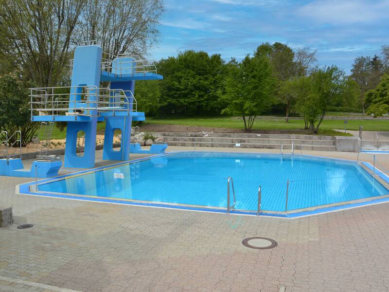 Freibad_Sprungturm
