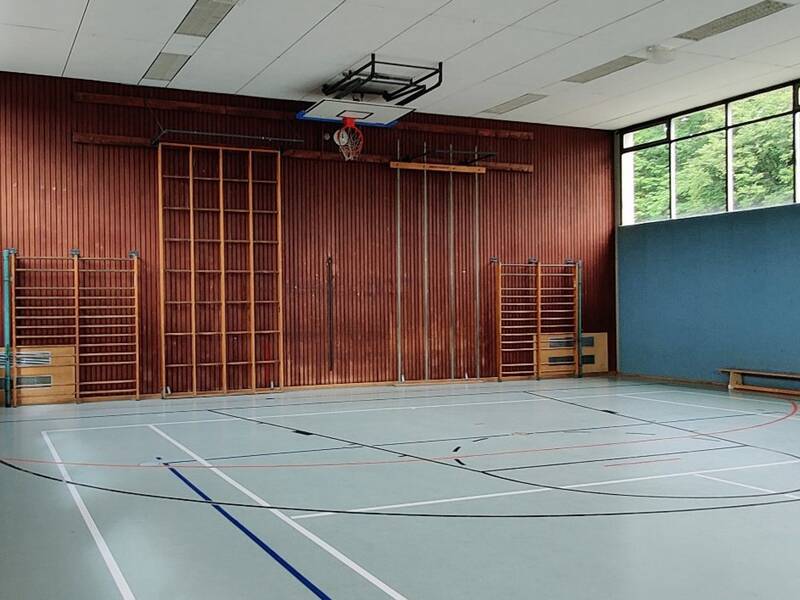 Hans-Thoma-Halle innen