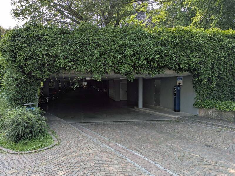 Parkdeck am Haus Salmegg